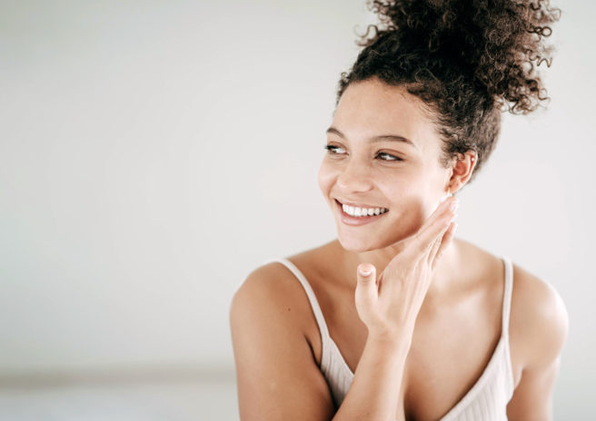 jeune fille souriante