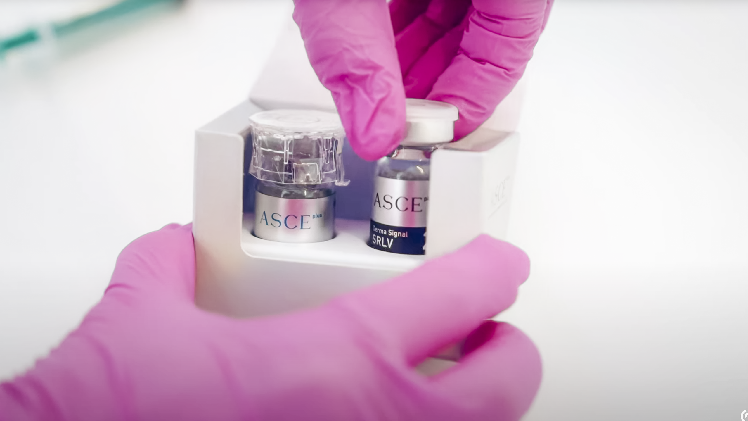 Facial treatment with exosomes – Claris Clinic