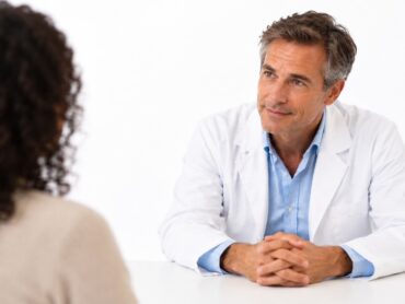 Augmentation mammaire : comment se passe la consultation - Claris Clinic